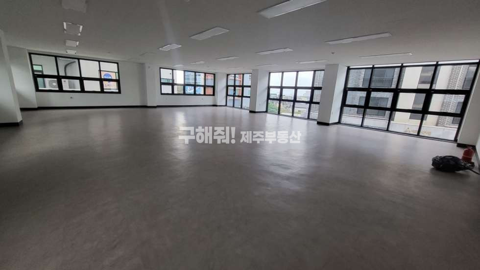 제주 제주시 아라일동 무권리 / 아라초 맞은편 신축급 상가 연세 매물번호 10295 사진 1