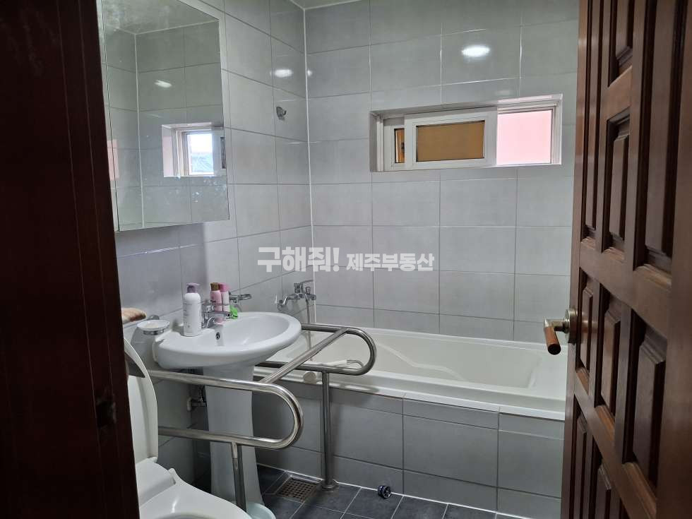 제주 제주시 이도이동 381-3 탁트인 거실의 방3개 단독주택 년세 연세 매물번호 10605 사진 8