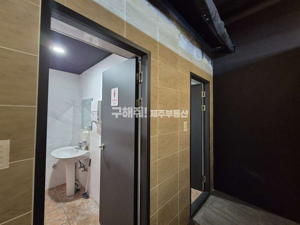 제주 제주시 이도이동 ★ 무권리 / 제주시청 맞은편 / 대학로 상가 임대 ★ 월세 매물번호 11005 사진 7