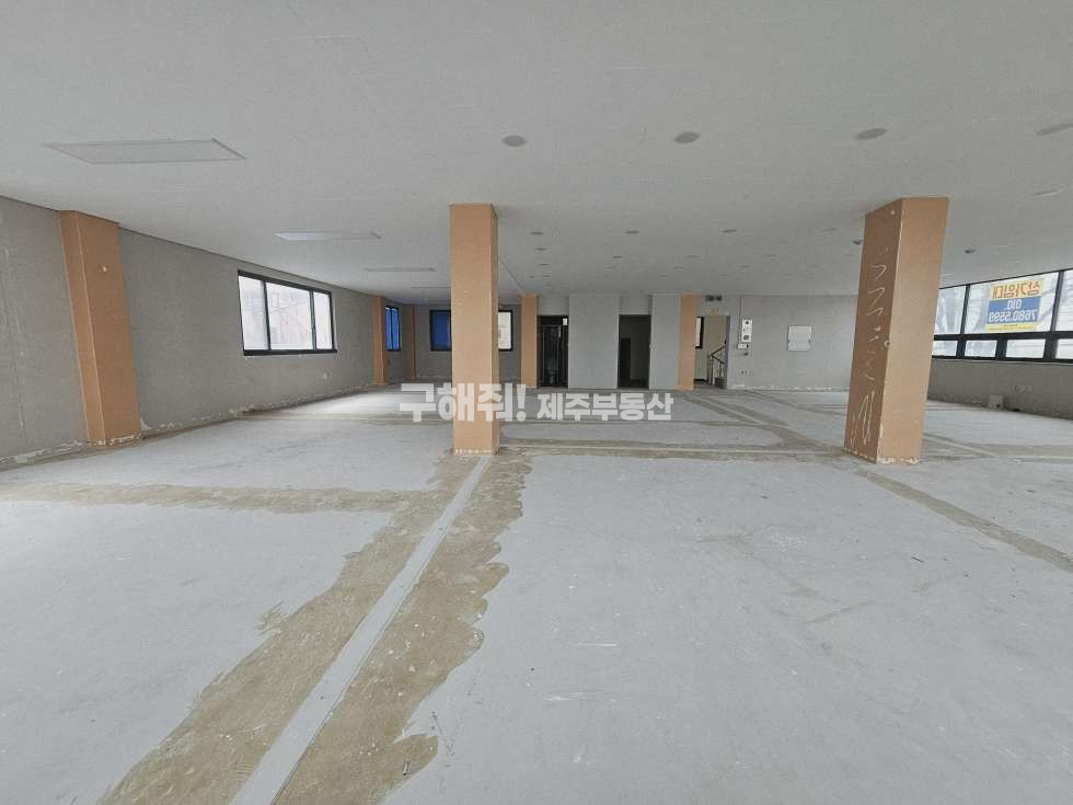 제주 제주시 도남동 무권리 / 위치최상 / 대형평수 / 도남우체국 사거리 인근 상가 임대 연세 매물번호 11167 사진 4
