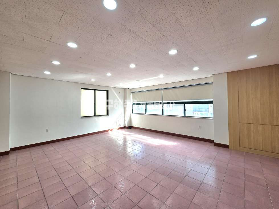 제주 제주시 이도이동 무권리 / 넓은 평수 / 제주문예회관 인근 상가 임대 연세 매물번호 11215 사진 5