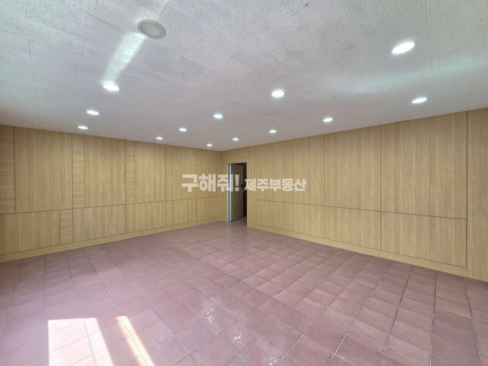 제주 제주시 이도이동 무권리 / 넓은 평수 / 제주문예회관 인근 상가 임대 연세 매물번호 11215 사진 6