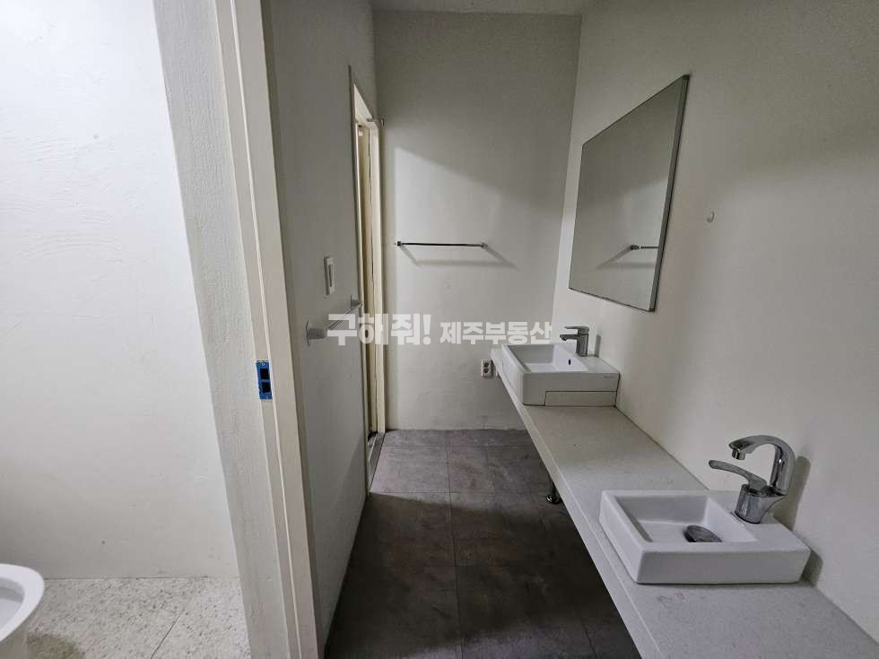 제주 제주시 영평동 무권리 / 즉시입주 가능 / 영평초등학교 인근 / 컨디션 깔끔한 상가 임대 연세 매물번호 11222 사진 6