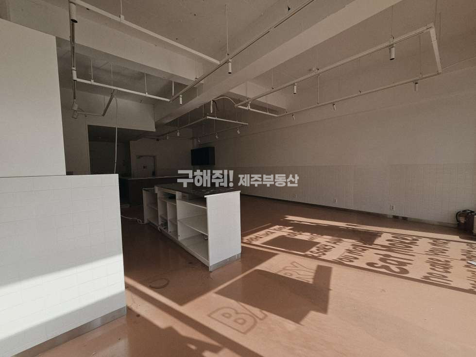 제주 제주시 이도이동 무권리 / 중앙여고 앞 대로변 / 노출 좋은 1층 상가 임대 연세 매물번호 11243 사진 3