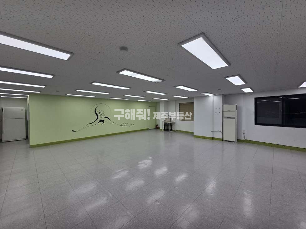 제주 제주시 일도일동 1451-1 무권리 / 가성비 좋은 상가 / 동문시장 맞은편 중앙로 대로변 상가 임대 연세 매물번호 11323 사진 1