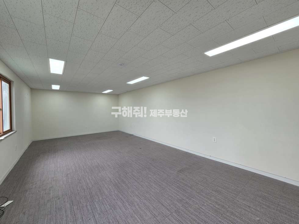 제주 제주시 일도이동 무권리 / 인화초등학교 앞 대로변 저렴한 탑층 상가 임대 연세 매물번호 11242 사진 1