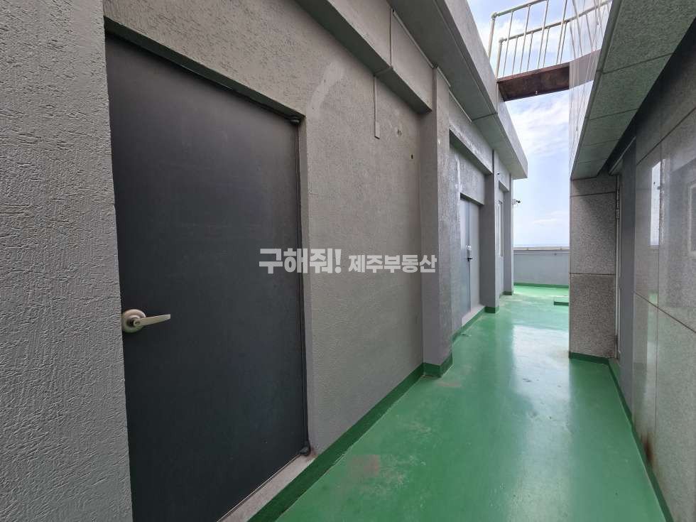 제주 제주시 일도이동 무권리 / 인화초등학교 앞 대로변 저렴한 탑층 상가 임대 연세 매물번호 11242 사진 3