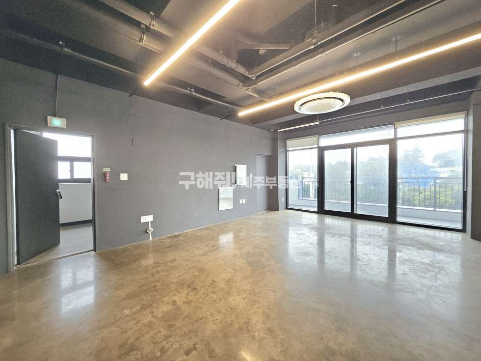 제주 제주시 오라삼동 연삼로 인근, 접근성 좋고 개방감 우수한 중대형 상가 임대 연세 매물번호 11521 사진 4