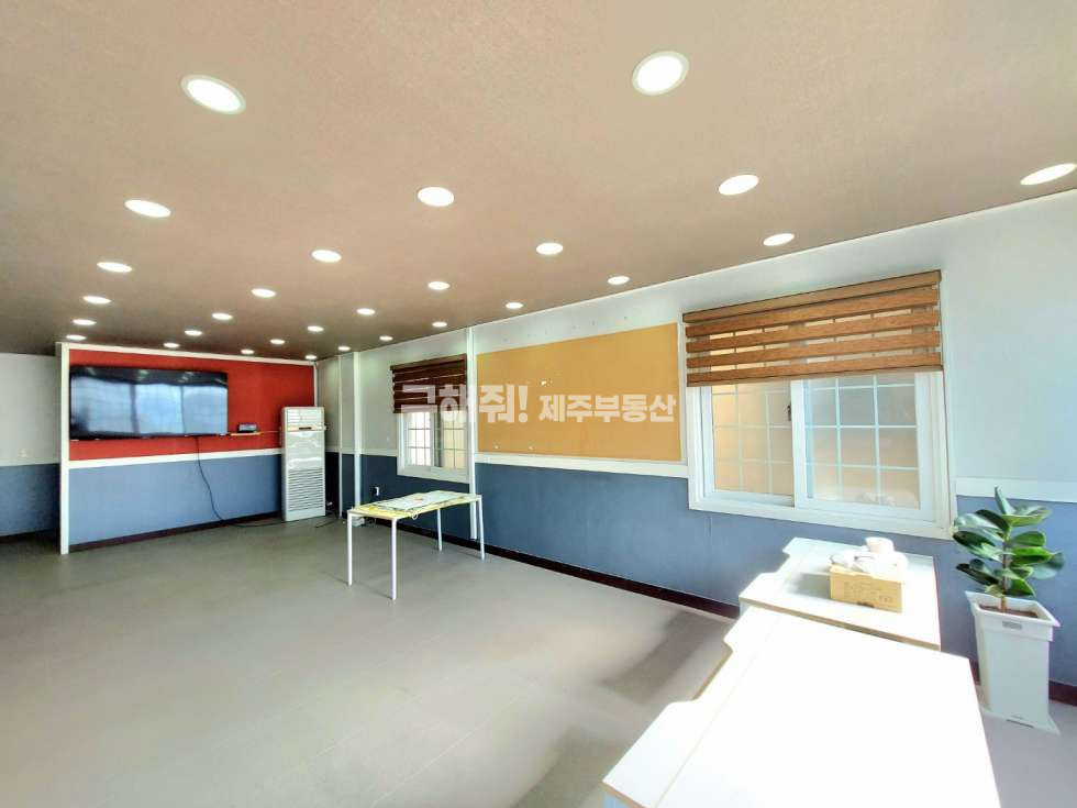 제주 제주시 용담일동 용담일동 도로변 위치한 2층 사무실 상가 임대 연세 매물번호 10406 사진 1