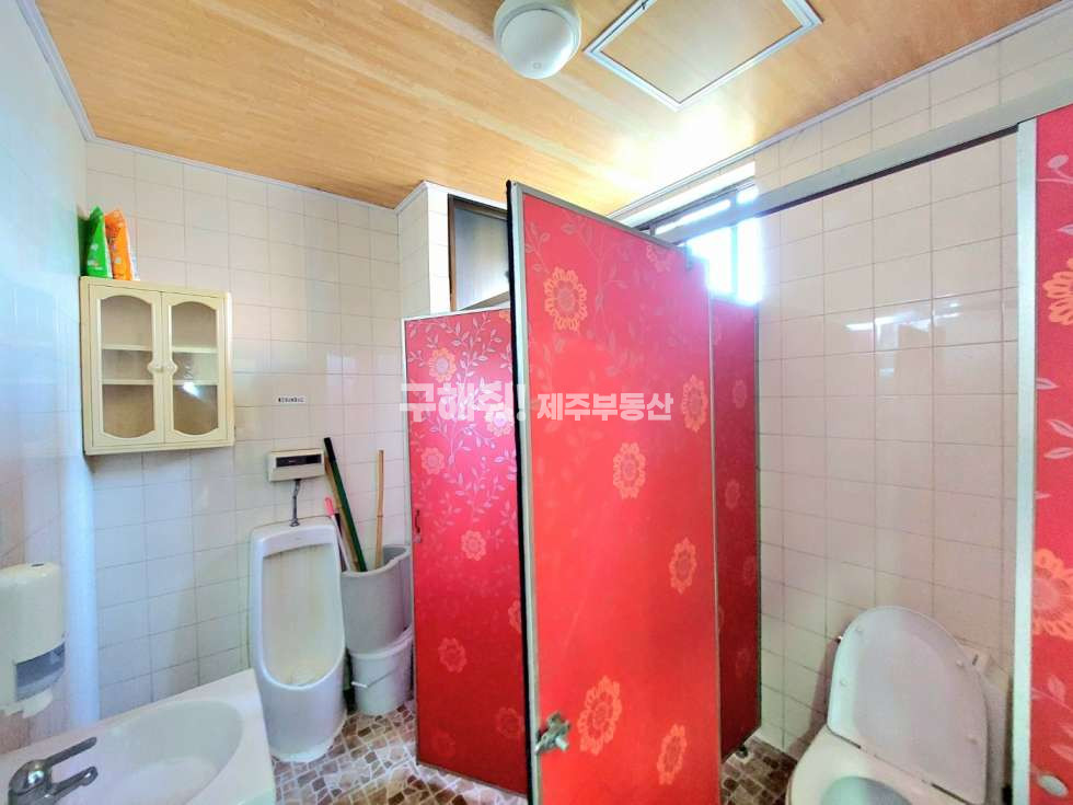 제주 제주시 용담일동 용담일동 도로변 위치한 2층 사무실 상가 임대 연세 매물번호 10406 사진 8