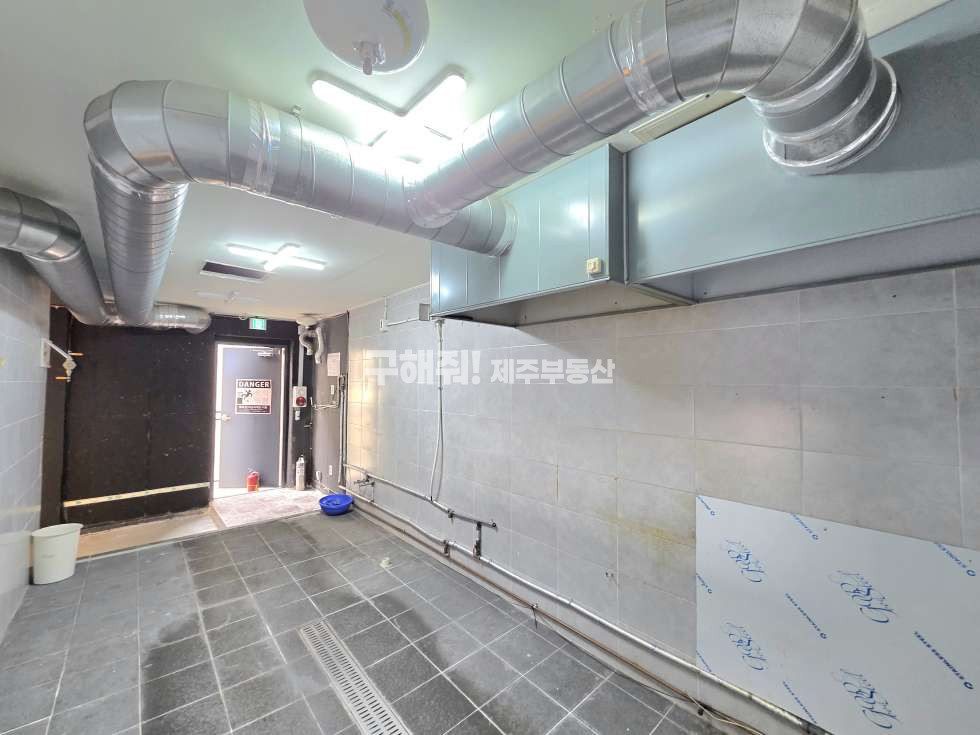 제주 제주시 용담일동 264-3 남성로 미래컨벤션 인근 용담일동 2층 171.5m2(52평) 임대 연세 매물번호 11547 사진 8