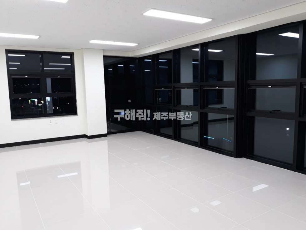 제주 제주시 연동 무권리 / 제주도청 인근 / 깔끔한 상가 임대 / 사무실용 추천 연세 매물번호 11295 사진 2