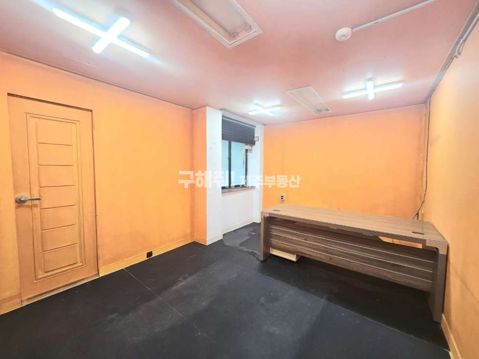 제주 제주시 이도이동 고산빌딩동 제주시청 구세무서 근처 대도로변 사무실 임대 연세 매물번호 10063 사진 1