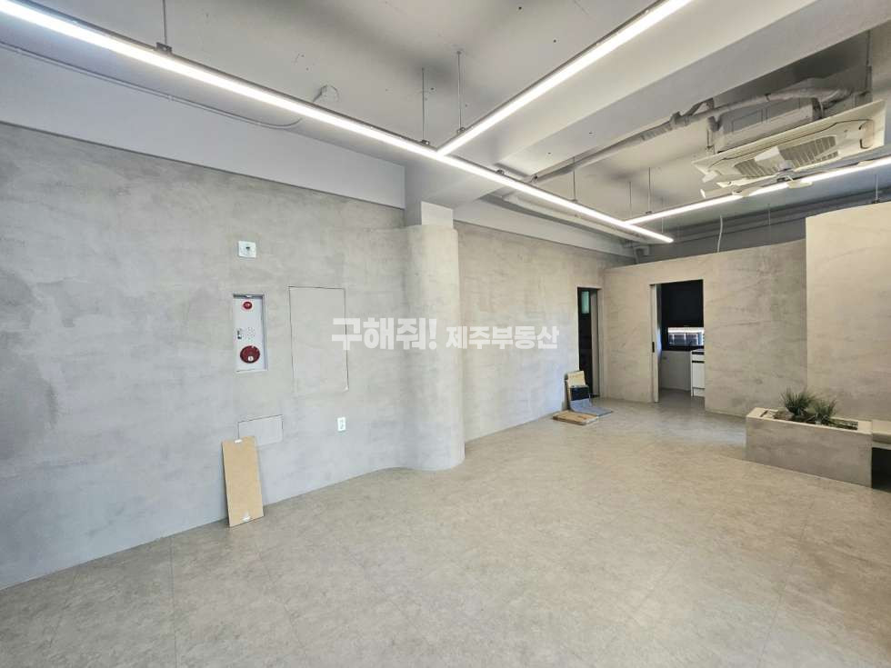 제주 제주시 아라일동 무권리, 기본인테리어 되어있는 상가임대 연세 매물번호 10411 사진 3